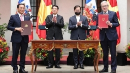 Vietnam and Chile issue a joint statement to open agricultural product markets